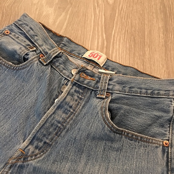 Vintage 501 Levi Denim Shorts - Picture 4 of 4